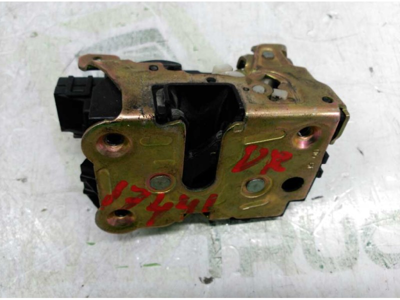 Recambio de cerradura puerta delantera derecha para renault kangoo (f/kc0) alize referencia OEM IAM 7701046800  