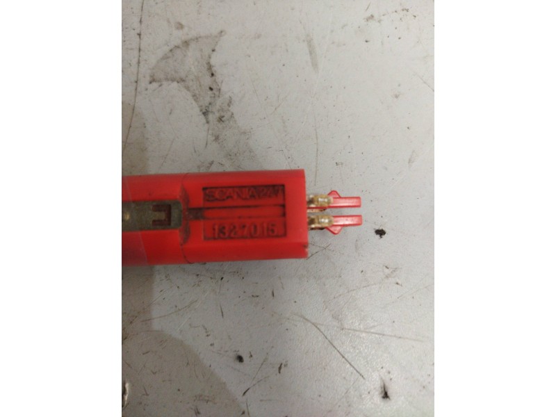 Recambio de warning para scania eurostar e referencia OEM IAM 1327015  