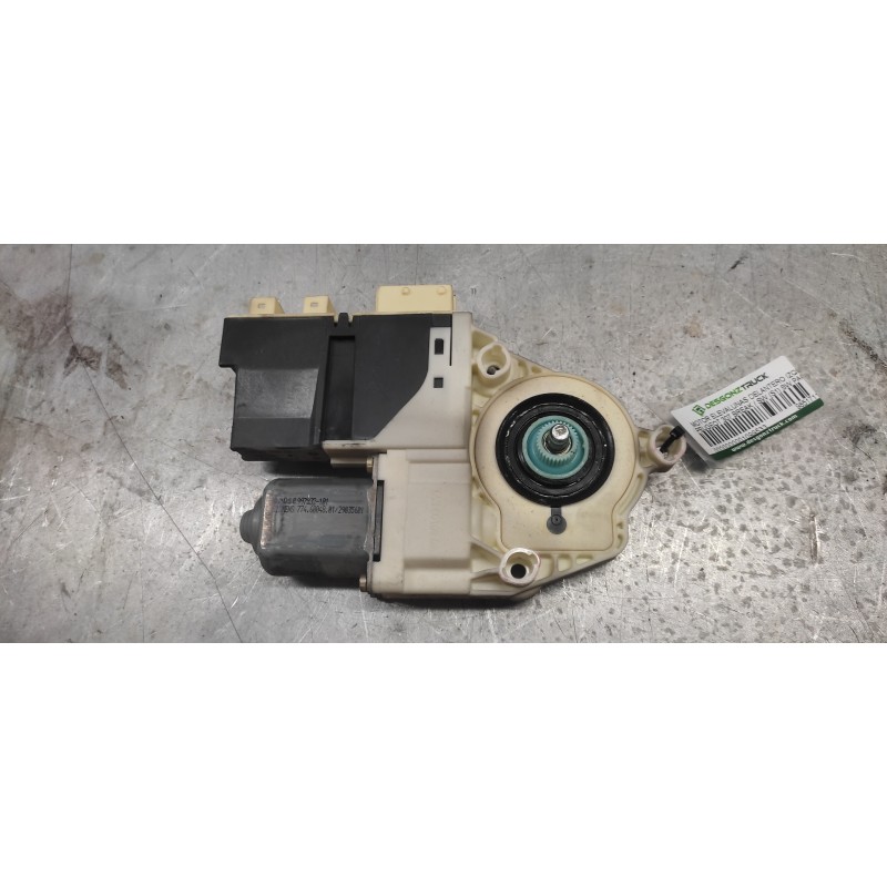 Recambio de motor elevalunas delantero izquierdo para peugeot 307 break / sw (s1) sw pack referencia OEM IAM 985171101  