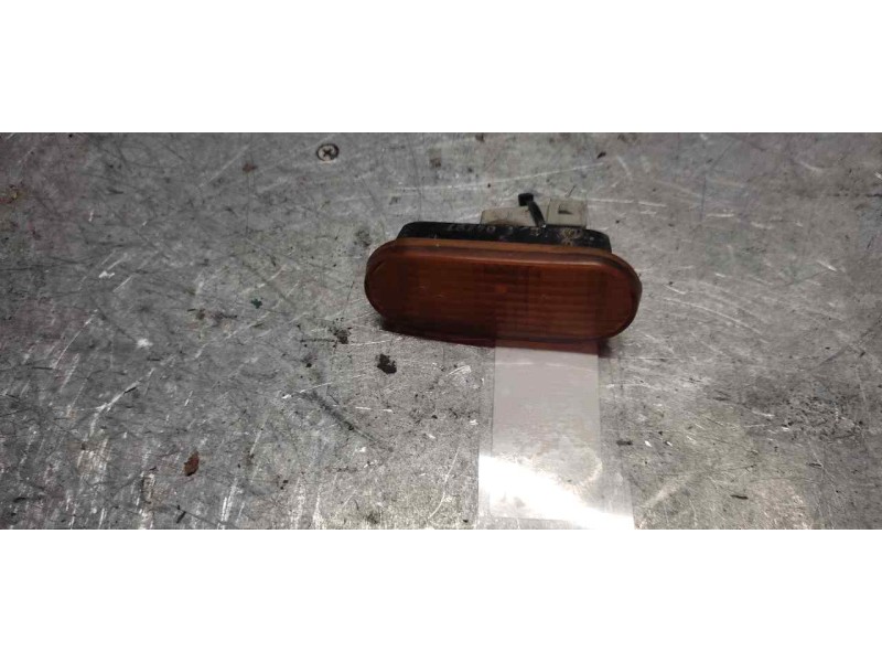 Recambio de piloto lateral derecho para volkswagen polo berlina (6n1) air referencia OEM IAM   