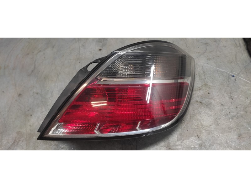 Recambio de piloto trasero derecho para opel astra h ber. cosmo referencia OEM IAM   6 PINS