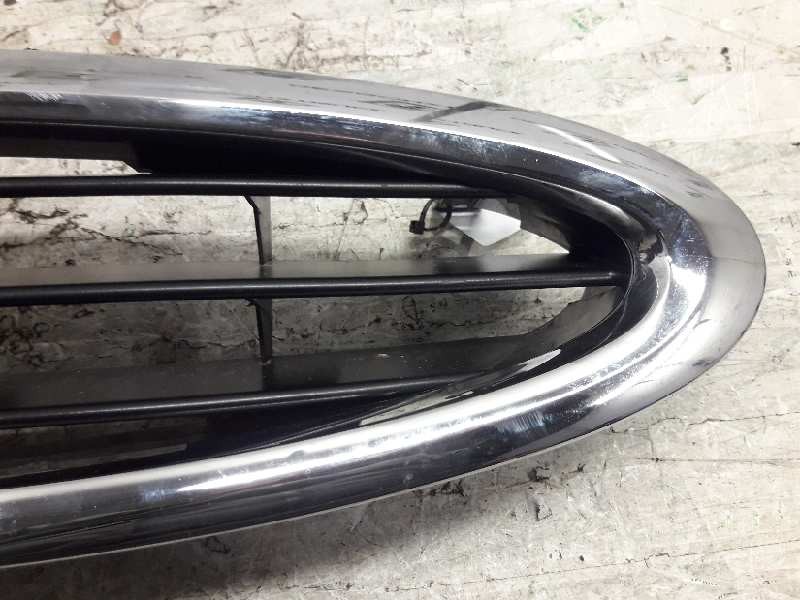 Recambio de rejilla delantera central para ford mondeo berlina (gd) ambiente referencia OEM IAM   