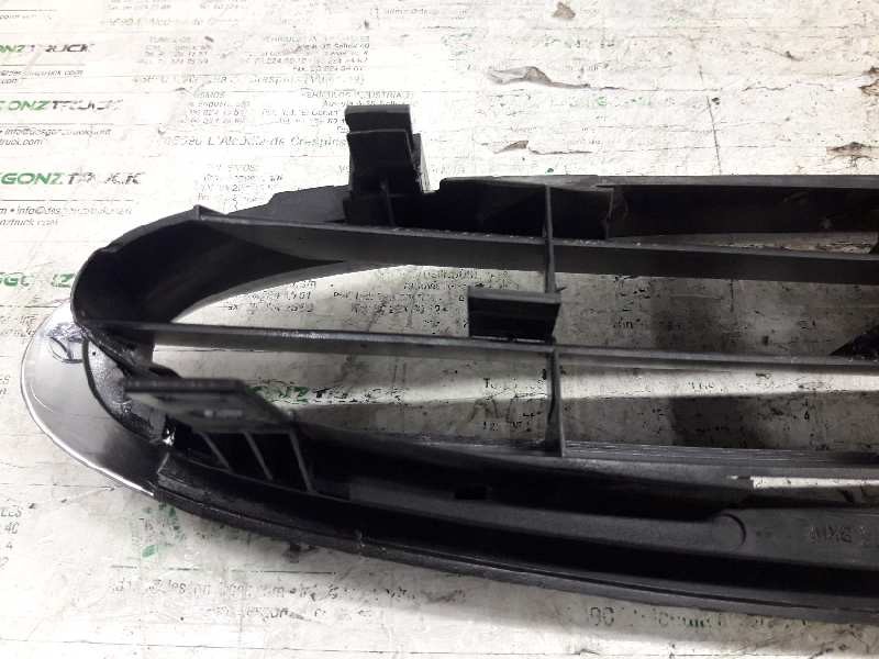 Recambio de rejilla delantera central para ford mondeo berlina (gd) ambiente referencia OEM IAM   
