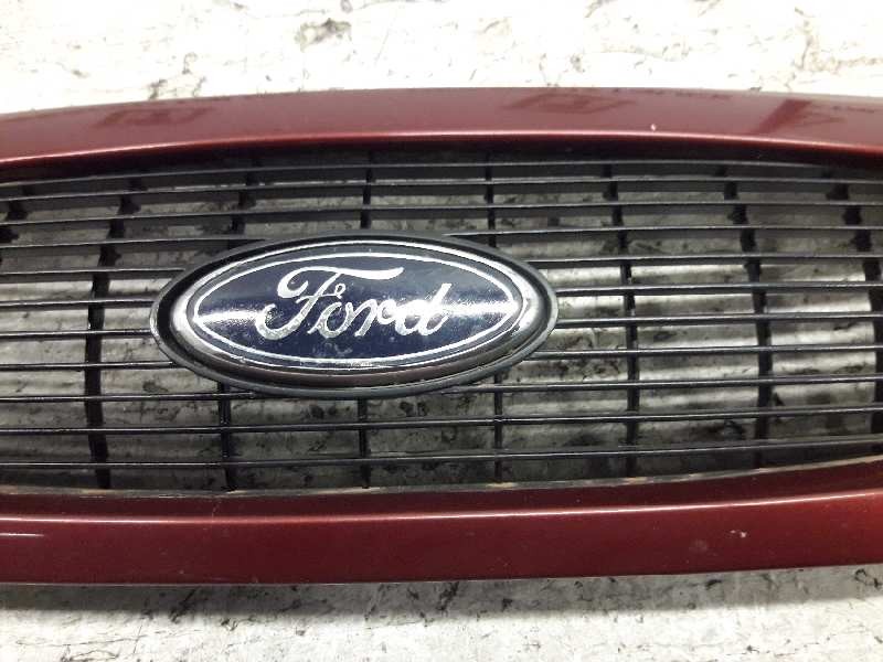 Recambio de rejilla delantera central para ford fiesta berlina básico referencia OEM IAM 98FB8200  