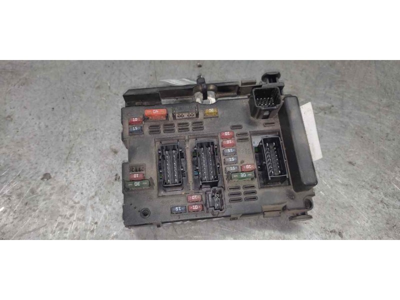 Recambio de caja reles / fusibles para peugeot 206 berlina gti referencia OEM IAM 9650664080  
