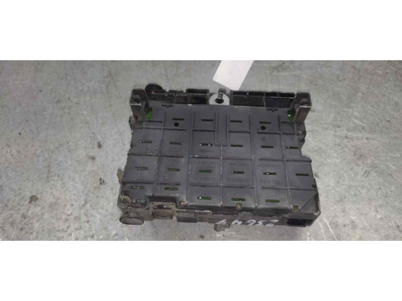 Recambio de caja reles / fusibles para peugeot 206 berlina gti referencia OEM IAM 9650664080  