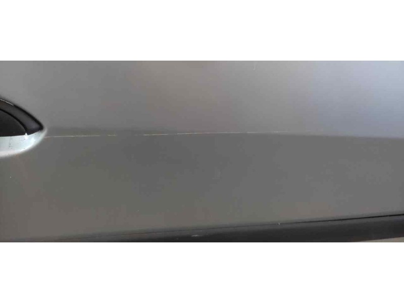 Recambio de puerta trasera derecha para dacia logan laureate referencia OEM IAM   