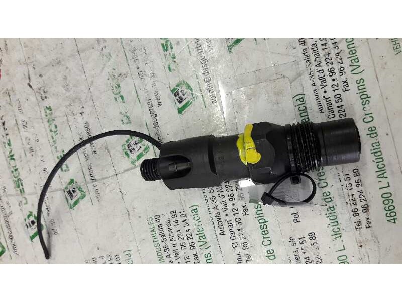 Recambio de inyector para fiat brava (182) td 100 elx referencia OEM IAM 011R02  
