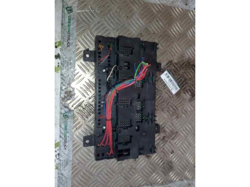 Recambio de caja reles / fusibles para volvo fh xxx 12.8 diesel referencia OEM IAM 20568055  