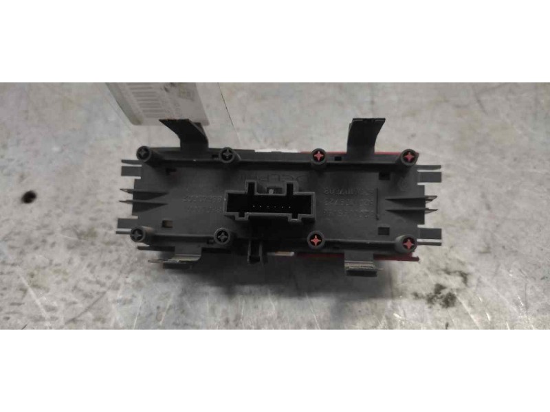 Recambio de warning para renault megane ii berlina 5p 1.4 16v referencia OEM IAM 8200095493 6 PINS 