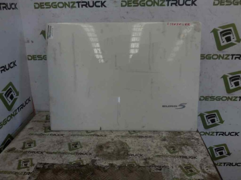 Recambio de moldura trasera cabina para volvo fh xxx referencia OEM IAM DERECHA TAPA CAJON HERRAMIENTAS 