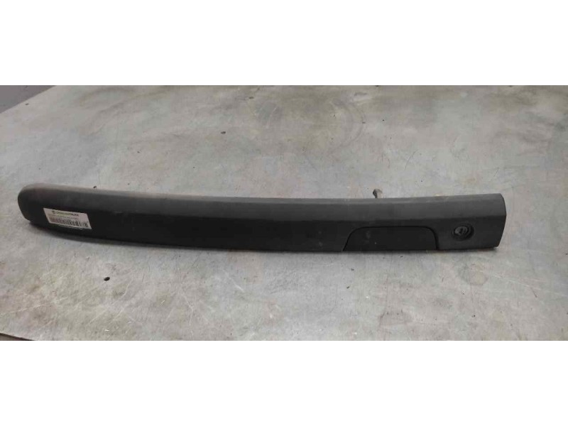 Recambio de asidero porton maletero para dacia logan laureate referencia OEM IAM 8200490253  