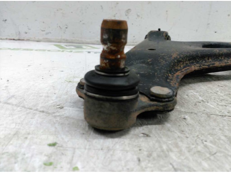 Recambio de brazo suspension inferior delantero izquierdo para opel zafira a blue line referencia OEM IAM 352037  