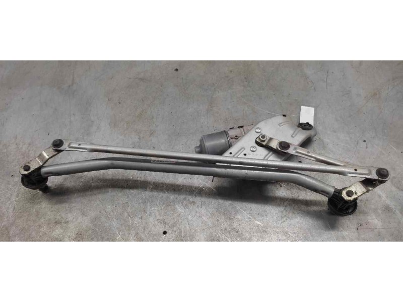 Recambio de motor limpia delantero para dacia logan laureate referencia OEM IAM 0390241544 5 PINS 