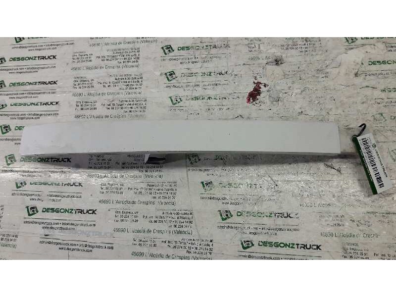 Recambio de moldura para tata safari 1.9 referencia OEM IAM  DERECHA DE BAJO EL FARO 