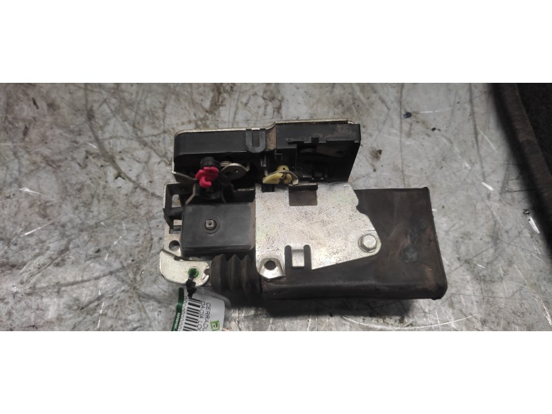 Recambio de cerradura puerta delantera izquierda para dacia logan laureate referencia OEM IAM   5 PINS