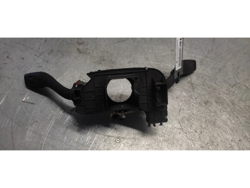 Recambio de mando multifuncion para audi a4 berlina (8e) 1.9 tdi referencia OEM IAM 8E0953549F  