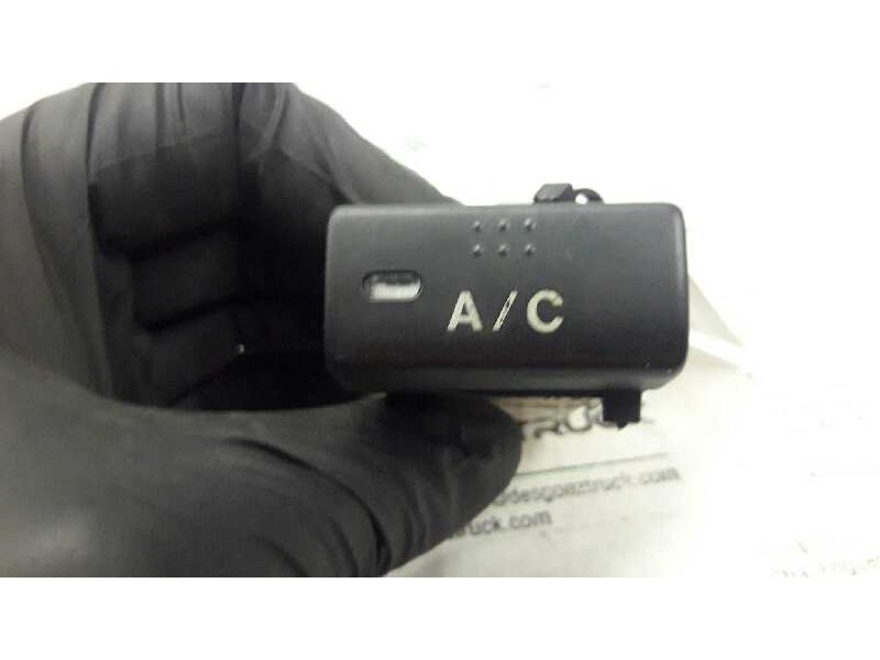 Recambio de boton aire acondicionado para mg serie 400 (rt) 420 si (4-ptas.) referencia OEM IAM YUG101730PMP  