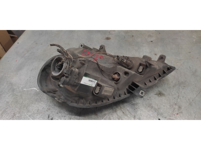 Recambio de faro derecho para renault trafic combi (ab 4.01) 1.9 diesel referencia OEM IAM   