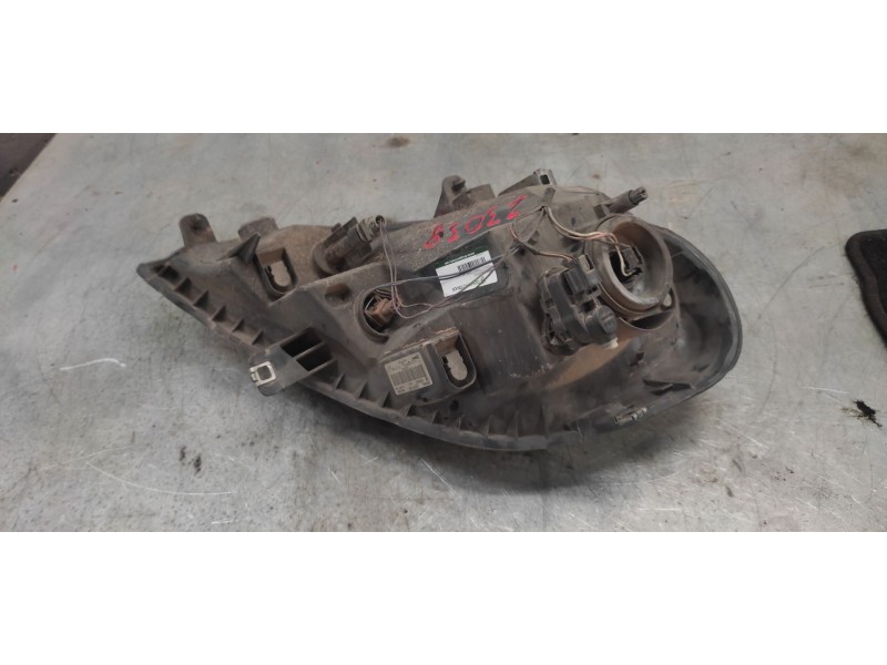 Recambio de faro izquierdo para renault trafic combi (ab 4.01) 1.9 diesel referencia OEM IAM   