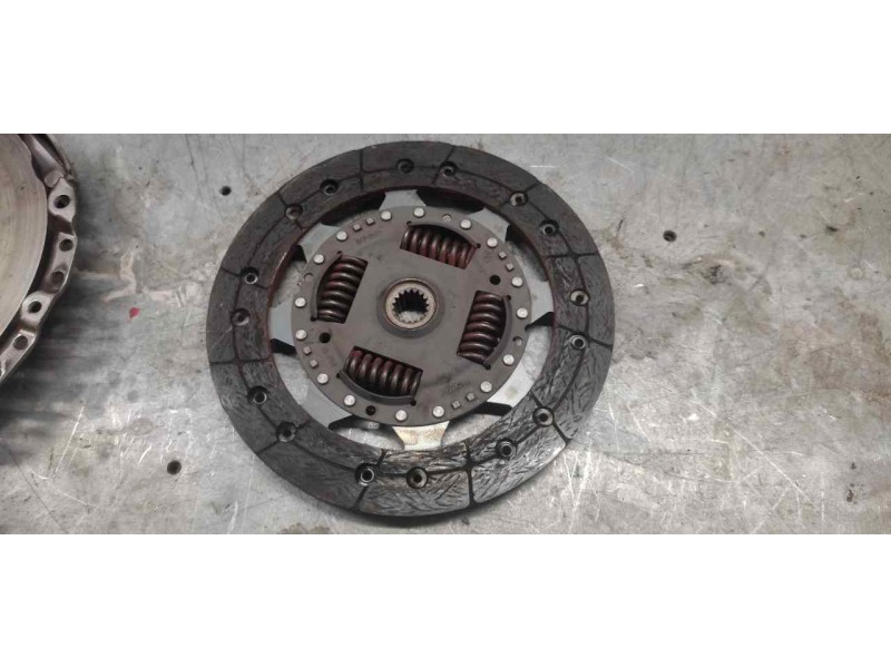 Recambio de kit embrague para ford focus turnier (cak) ambiente referencia OEM IAM 322030310  