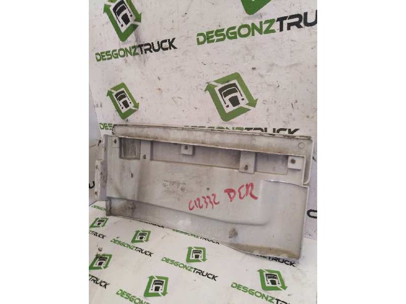 Recambio de moldura trasera cabina para iveco stralis (as) 12.9 diesel referencia OEM IAM  PARTE DERECHA 