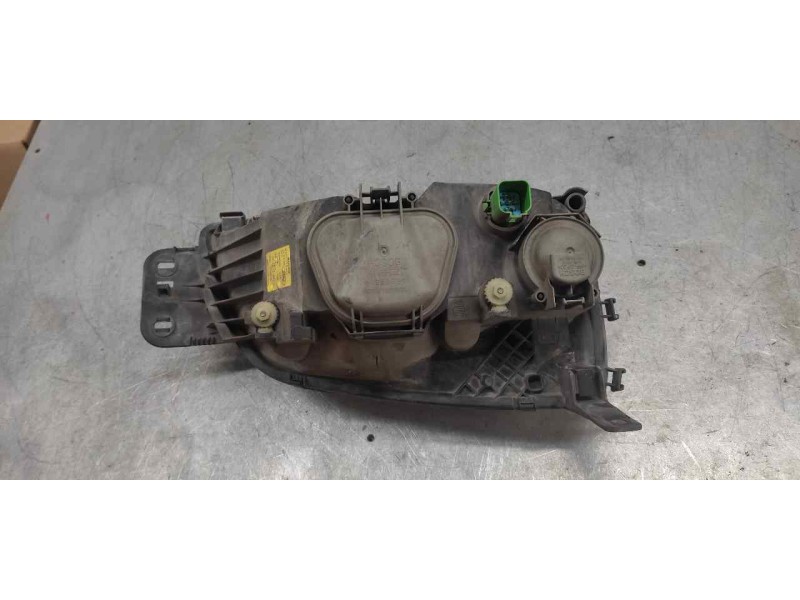 Recambio de faro izquierdo para ford fiesta berlina básico referencia OEM IAM   