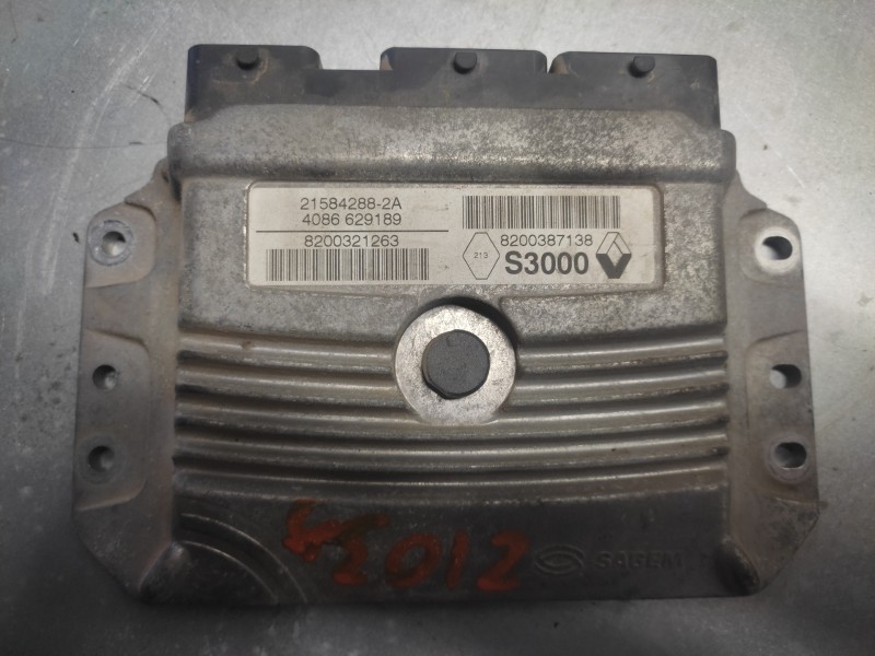 Recambio de centralita motor uce para renault scenic ii emotion referencia OEM IAM 8200321263 8200387138 215842882A