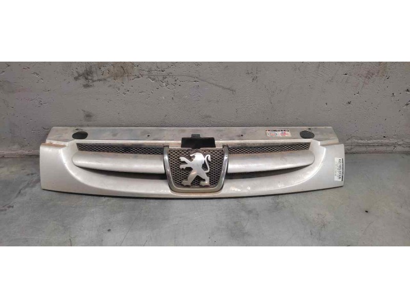Recambio de rejilla delantera central para peugeot partner (s2) 1.9 diesel referencia OEM IAM   