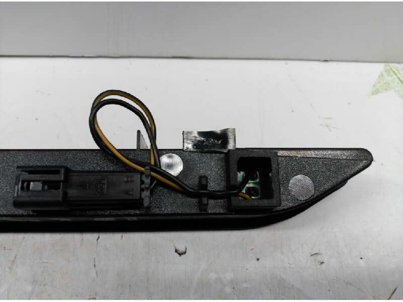 Recambio de luz central de freno para opel zafira a blue line referencia OEM IAM   