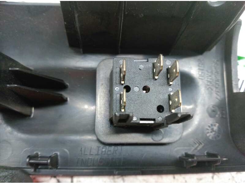 Recambio de mando retrovisor para citroën xantia berlina 1.9 td sx referencia OEM IAM 96262005377  