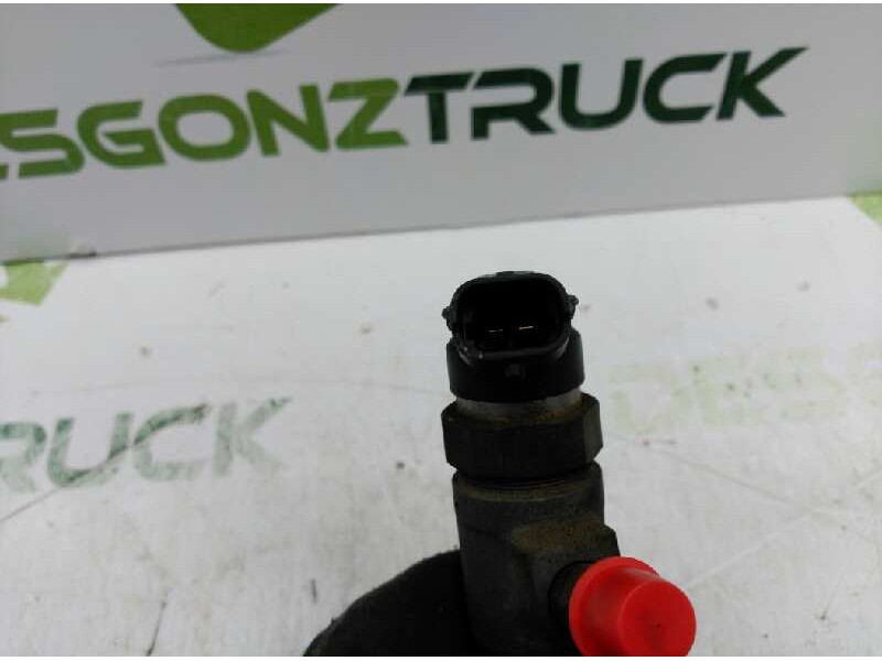 Recambio de inyector para peugeot 206 berlina e-music referencia OEM IAM 9641496180 0445110075 