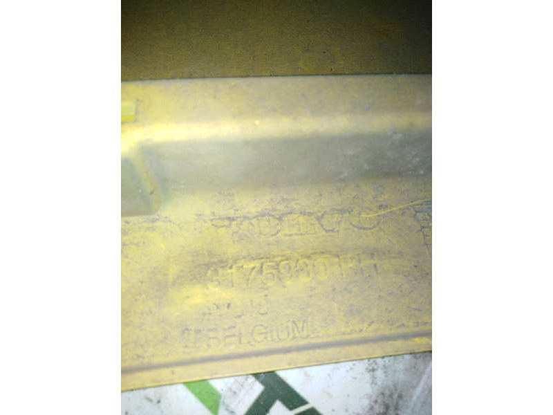 Recambio de moldura trasera cabina para volvo fh xxx 12.8 diesel referencia OEM IAM 3175930 PARTE DERECHA 