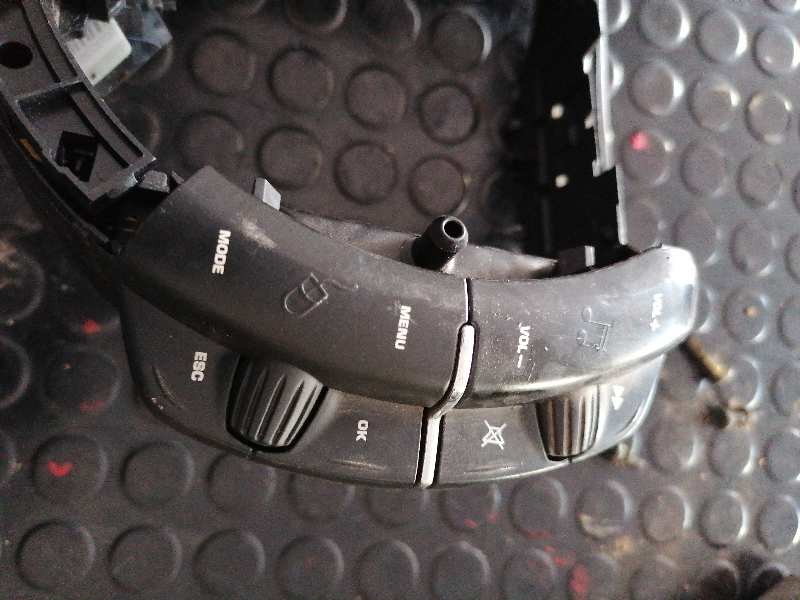 Recambio de mando volante para citroën c4 coupe vtr referencia OEM IAM   