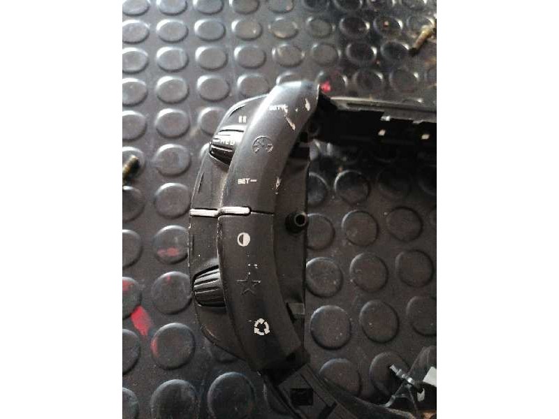 Recambio de mando volante para citroën c4 coupe vtr referencia OEM IAM   