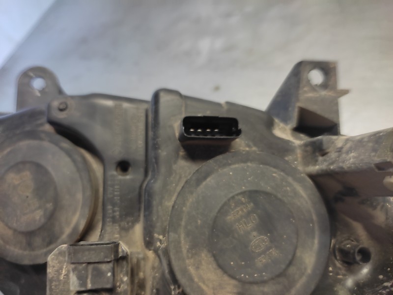 Recambio de faro izquierdo para renault scenic ii emotion referencia OEM IAM   4 PINS
