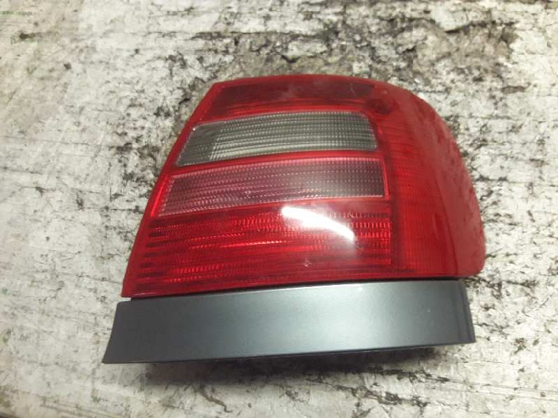 Recambio de piloto trasero derecho para audi a4 berlina (b5) 1.9 tdi referencia OEM IAM  6 PINS 