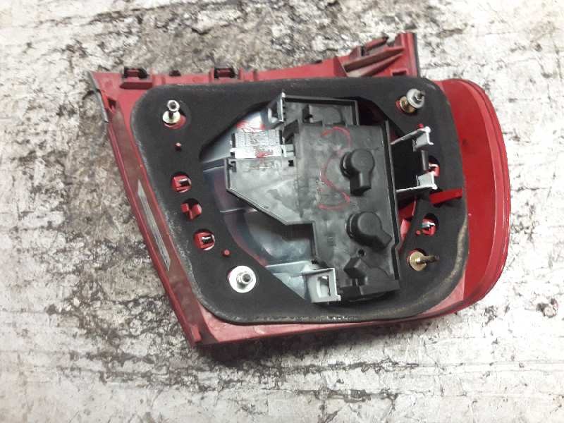 Recambio de piloto trasero derecho para audi a4 berlina (b5) 1.9 tdi referencia OEM IAM  6 PINS 