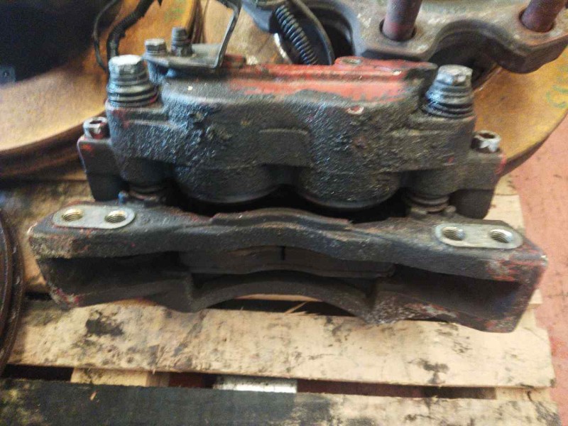 Recambio de pinza freno delantera izquierda para iveco eurocargo tector 3.9 diesel referencia OEM IAM 500352571 225661 