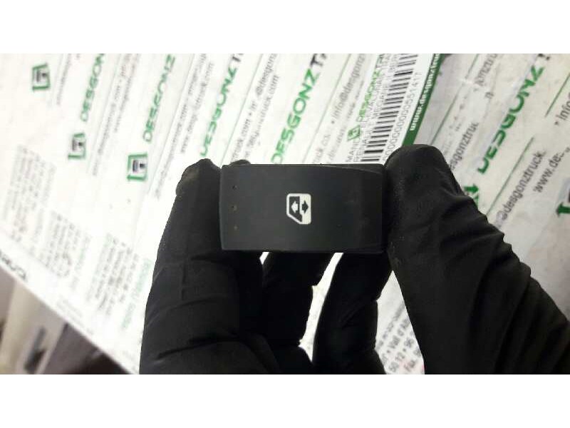 Recambio de mando elevalunas trasero izquierdo para renault megane ii berlina 5p confort authentique referencia OEM IAM   