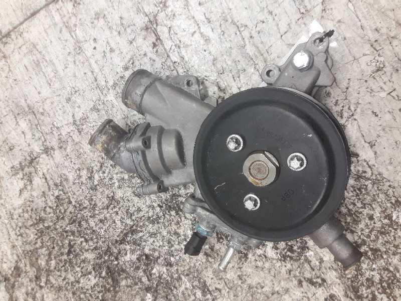 Recambio de bomba agua para opel corsa c club referencia OEM IAM 90531737 2500056 