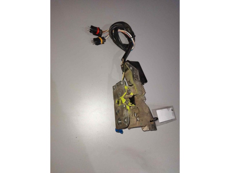 Recambio de cerradura puerta delantera derecha para man tgx 18.xxx 12.4 diesel referencia OEM IAM 81626806146  