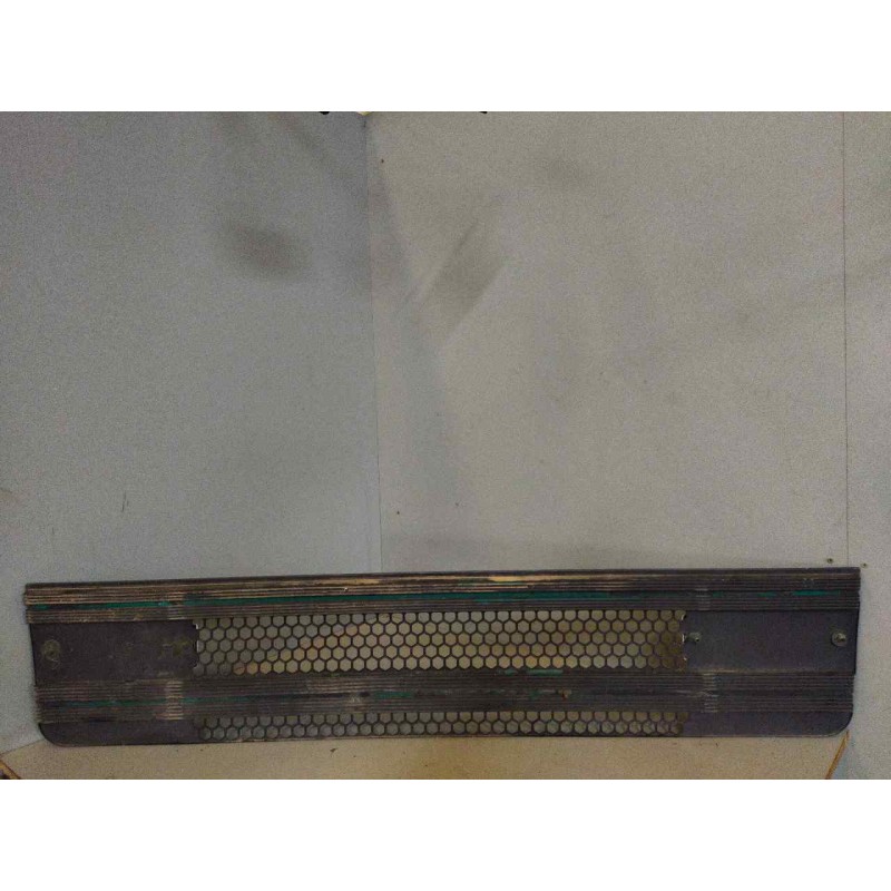 Recambio de rejilla delantera central para scania serie 4 (p/r 124 l) 11.7 diesel referencia OEM IAM   