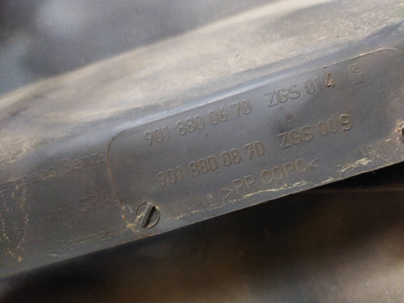 Recambio de paragolpes delantero para mercedes trucks sprinter 411 cdi referencia OEM IAM 9018800670 901888008870 