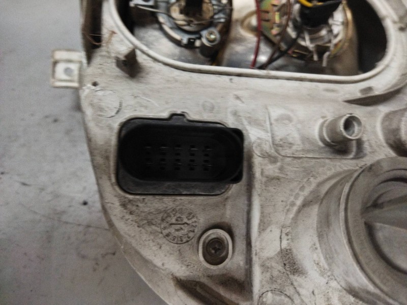 Recambio de faro derecho para mercedes trucks sprinter 411 cdi referencia OEM IAM   