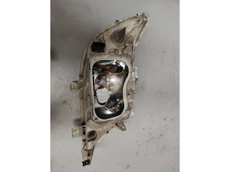 Recambio de faro izquierdo para mercedes trucks sprinter 411 cdi referencia OEM IAM   