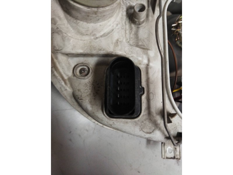 Recambio de faro izquierdo para mercedes trucks sprinter 411 cdi referencia OEM IAM   