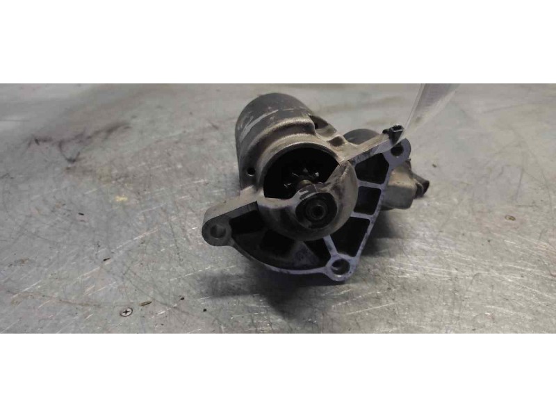 Recambio de motor arranque para peugeot 205 berlina 1.1 referencia OEM IAM 0001112007 9 DIENTES 