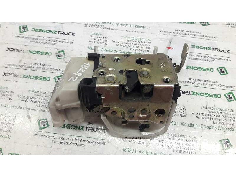 Recambio de cerradura puerta delantera izquierda para fiat punto berl. (176) 60 star referencia OEM IAM   