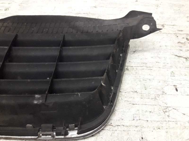 Recambio de rejilla delantera central para volkswagen passat berlina (3b3) 1.9 tdi referencia OEM IAM 3B0853651  